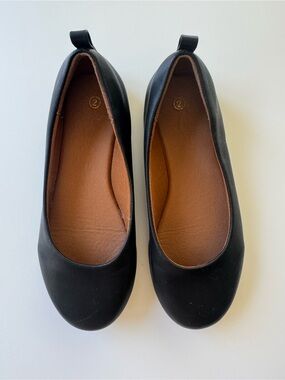 Amazon Kids Black Ballet Flats with Brown Insole girls size 2